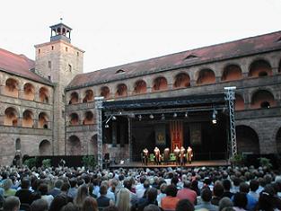 Der Schöne Hof als Kulisse für Konzerte und Opern.
